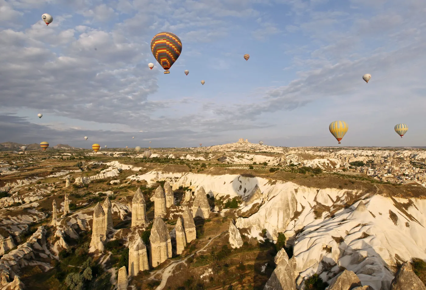Księżycowe krajobrazy w tureckiej Kapadocji