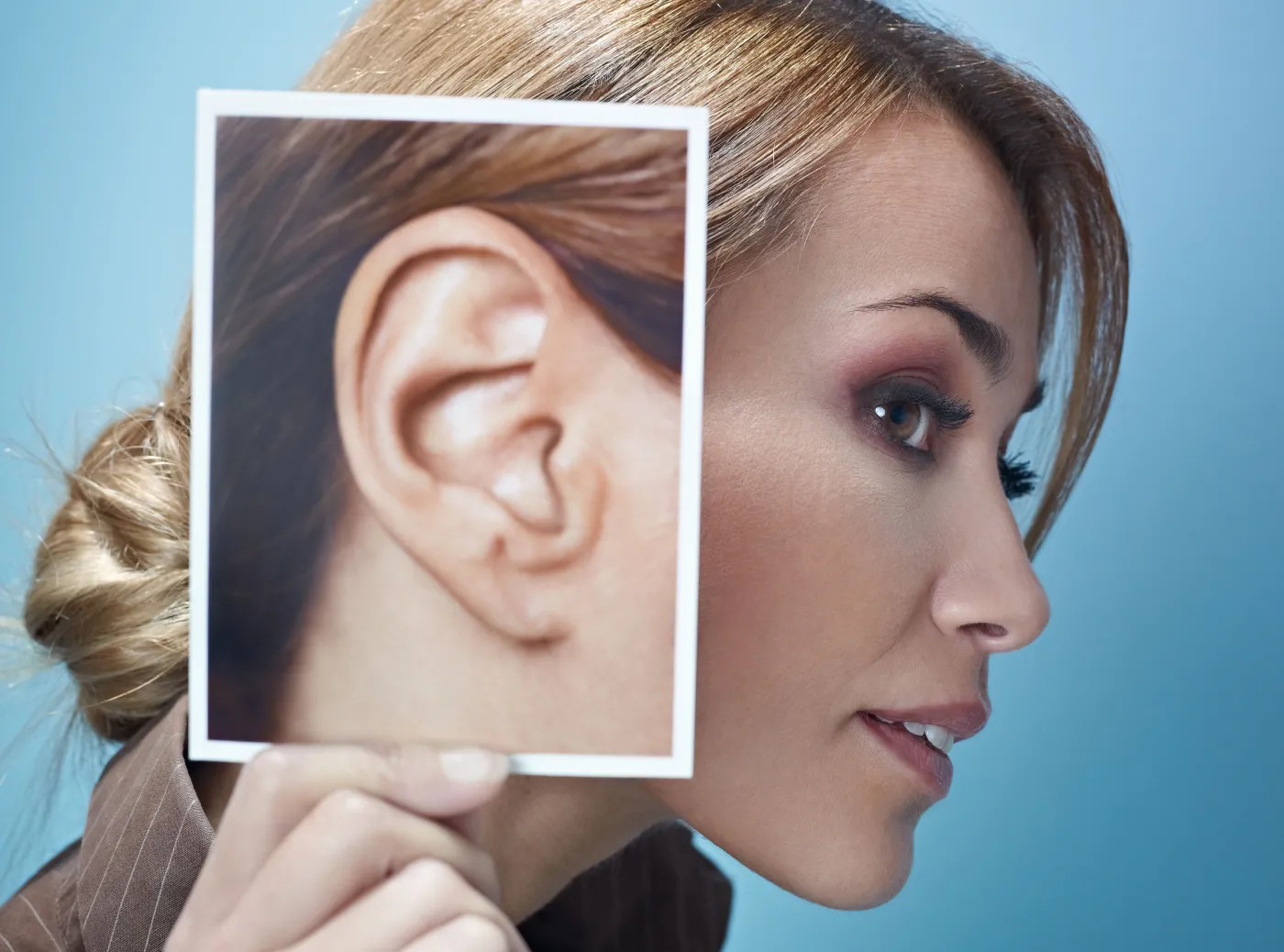 słuch ucho kobieta