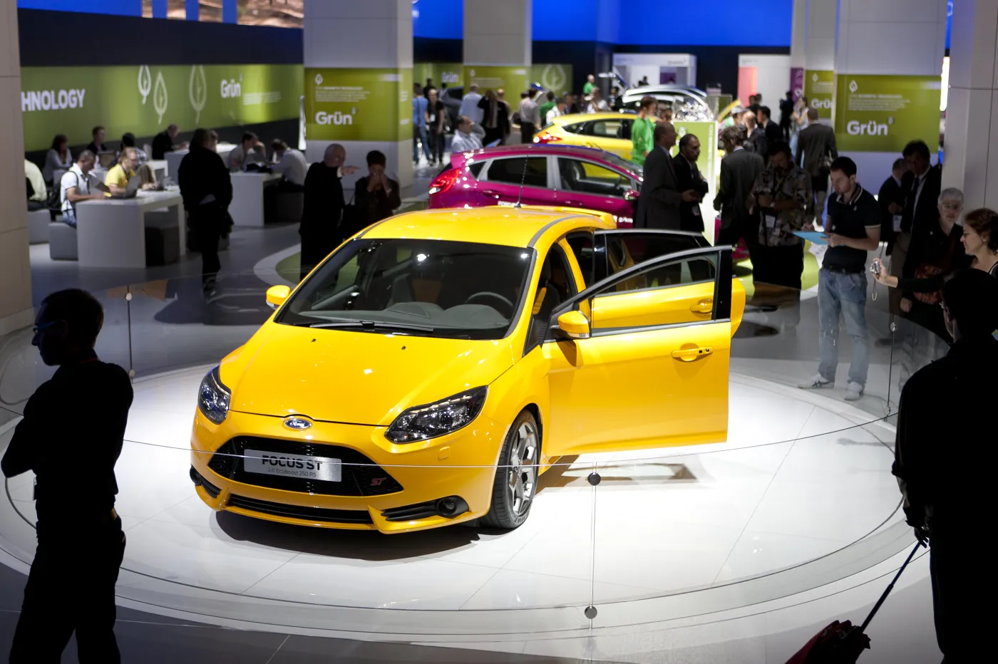 Samochód nowy czy używany? W tych bankach dostaniesz najlepszy kredyt