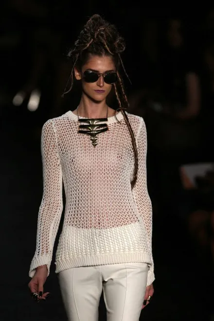 4282277-brazil-fashion-week.jpg
