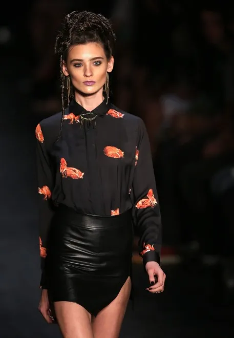 4282301-brazil-fashion-week.jpg