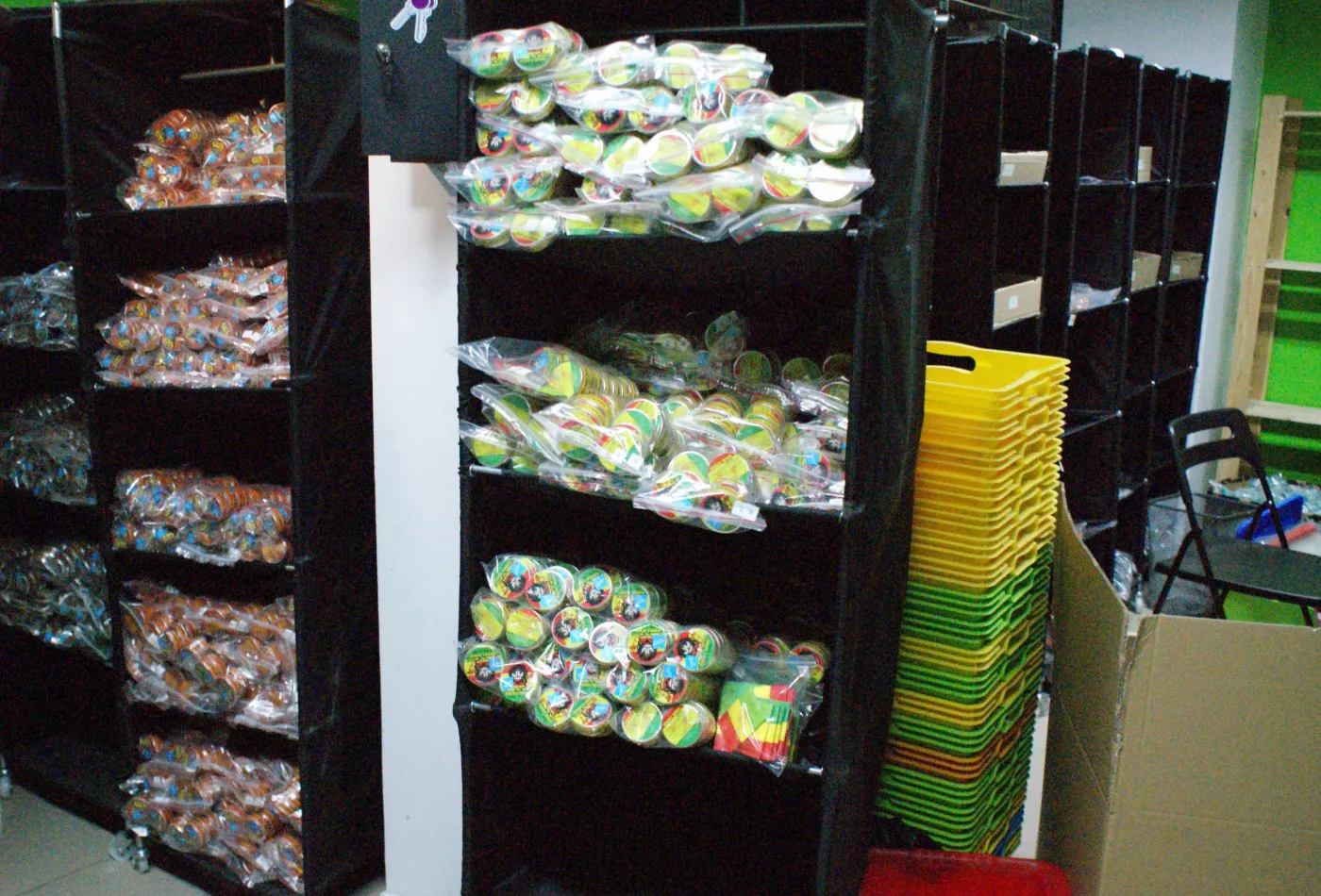 Pieniądze na biurka zamiast na badanie dopalaczy