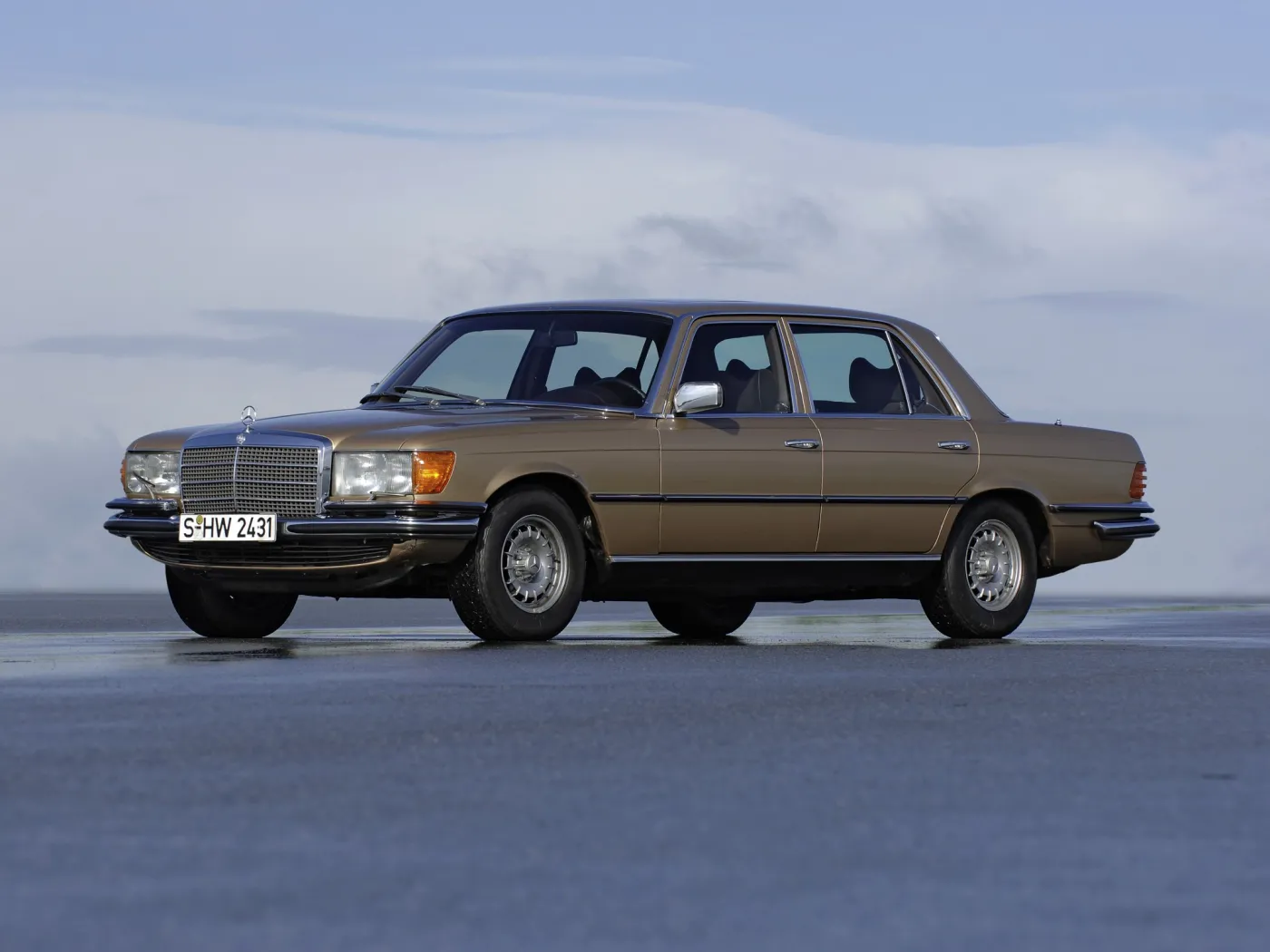 4356114-mercedes-benz-280-s.jpg