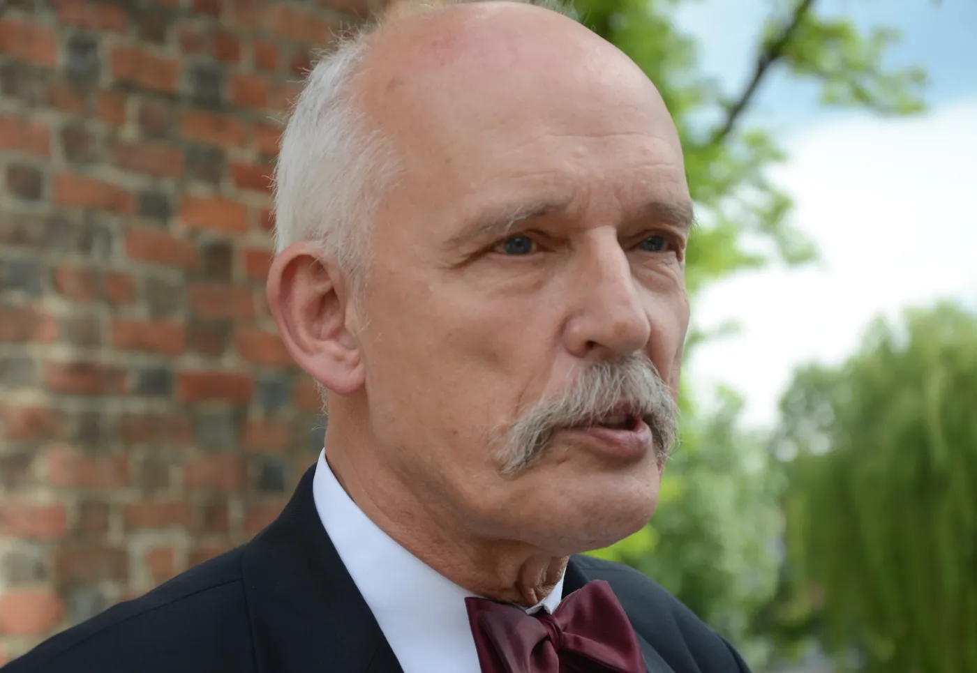 Korwin-Mikke nowym publicystą "Uważam Rze". "Wyzwolenie pisma z łap PiS"