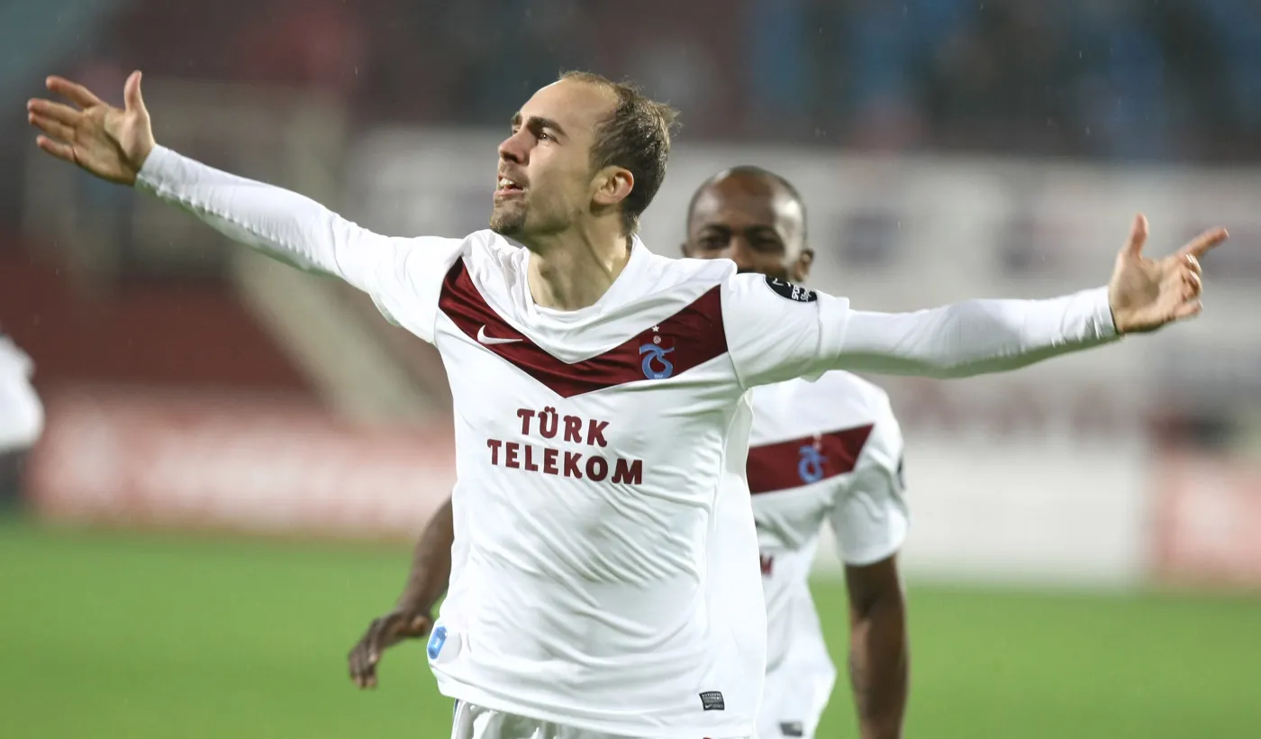 Hattrick Mierzejewskiego dał Trabzonsporowi awans do finału. WIDEO