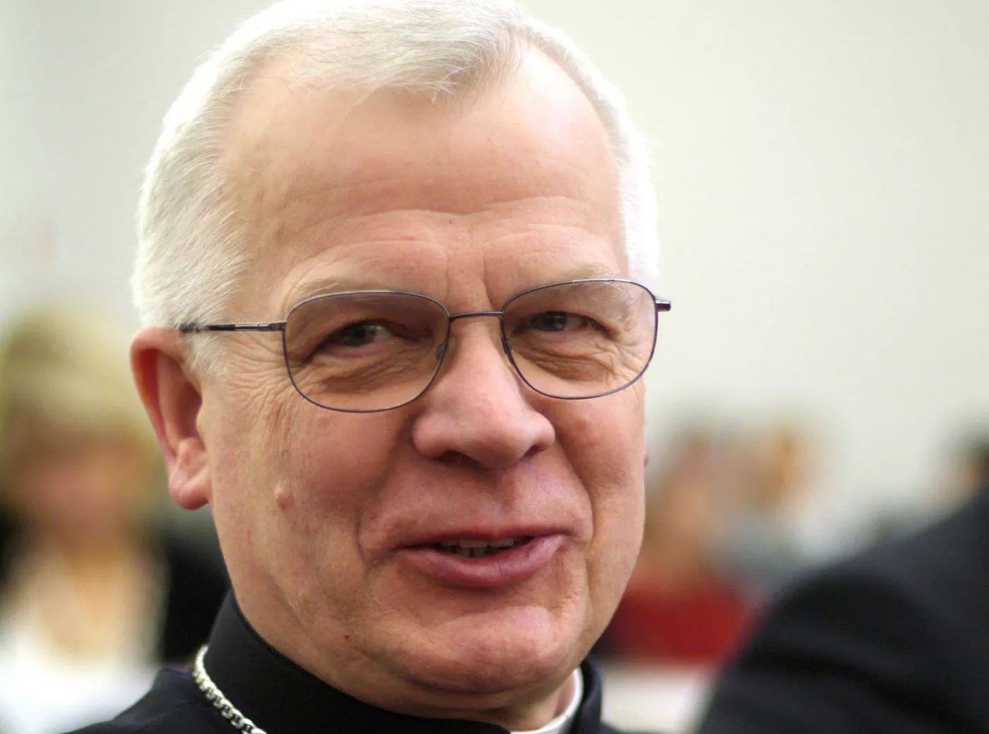 Abp Michalik: Samochód nie jest luksusem. Luksusem byłby koń