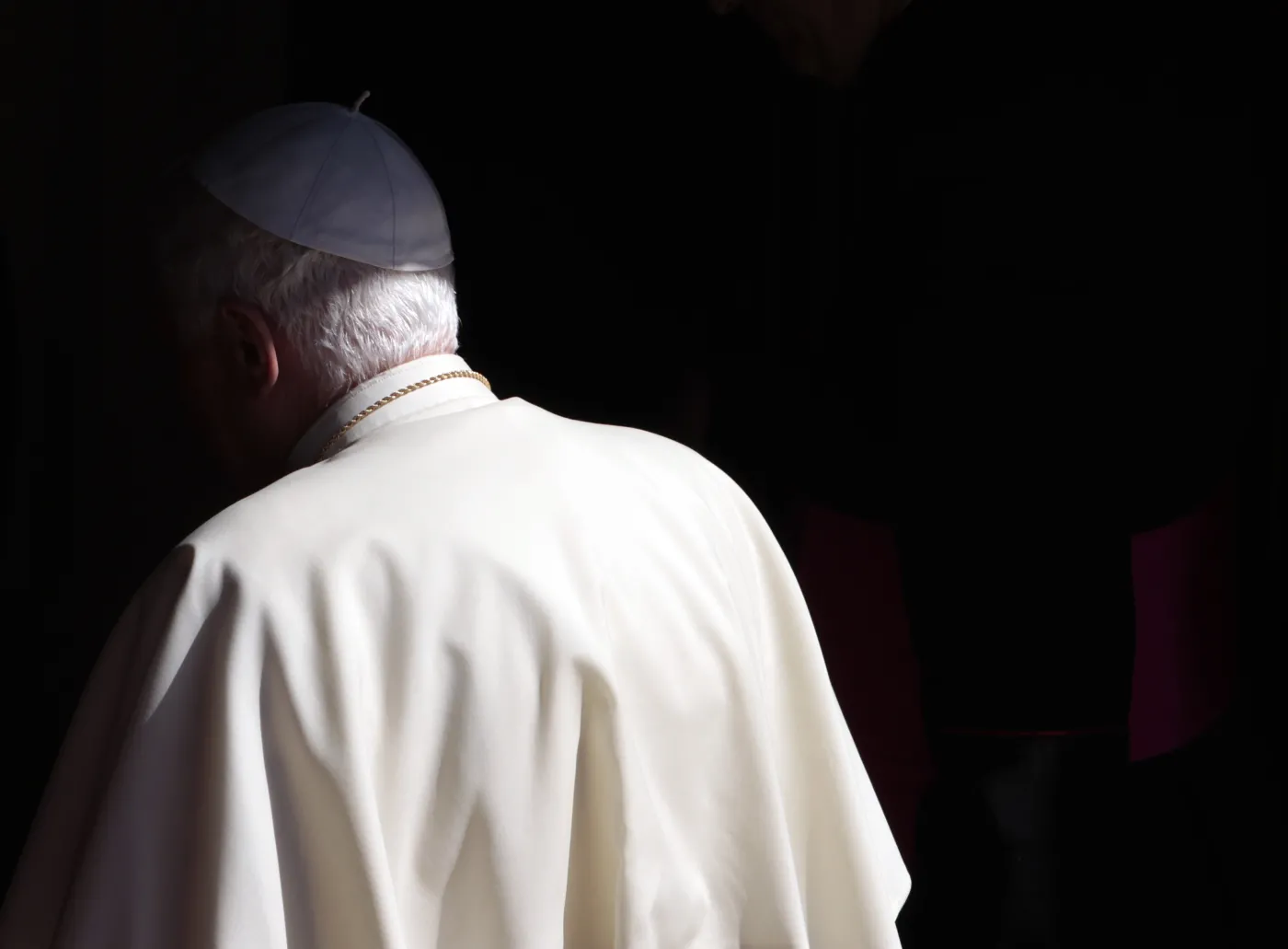 Kto teraz rządzi w Watykanie? Jeden kardynał