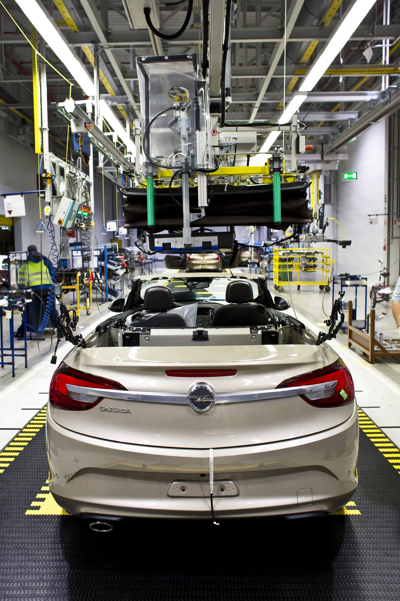 4684161-opel-gliwice-283827.jpg