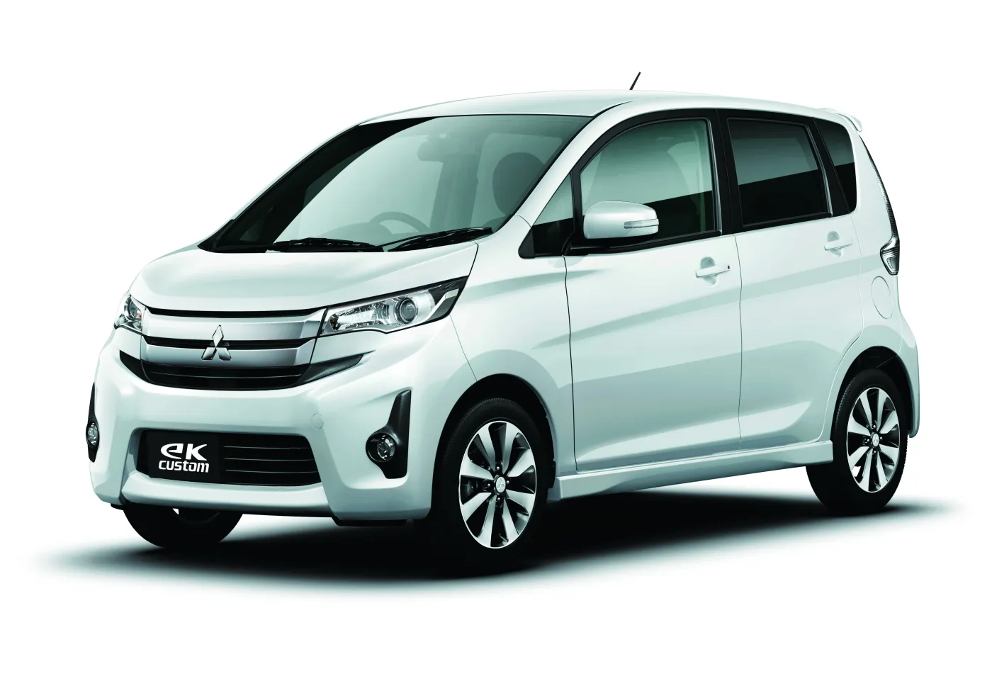 4730940-mitsubishi-ek-custom.jpg