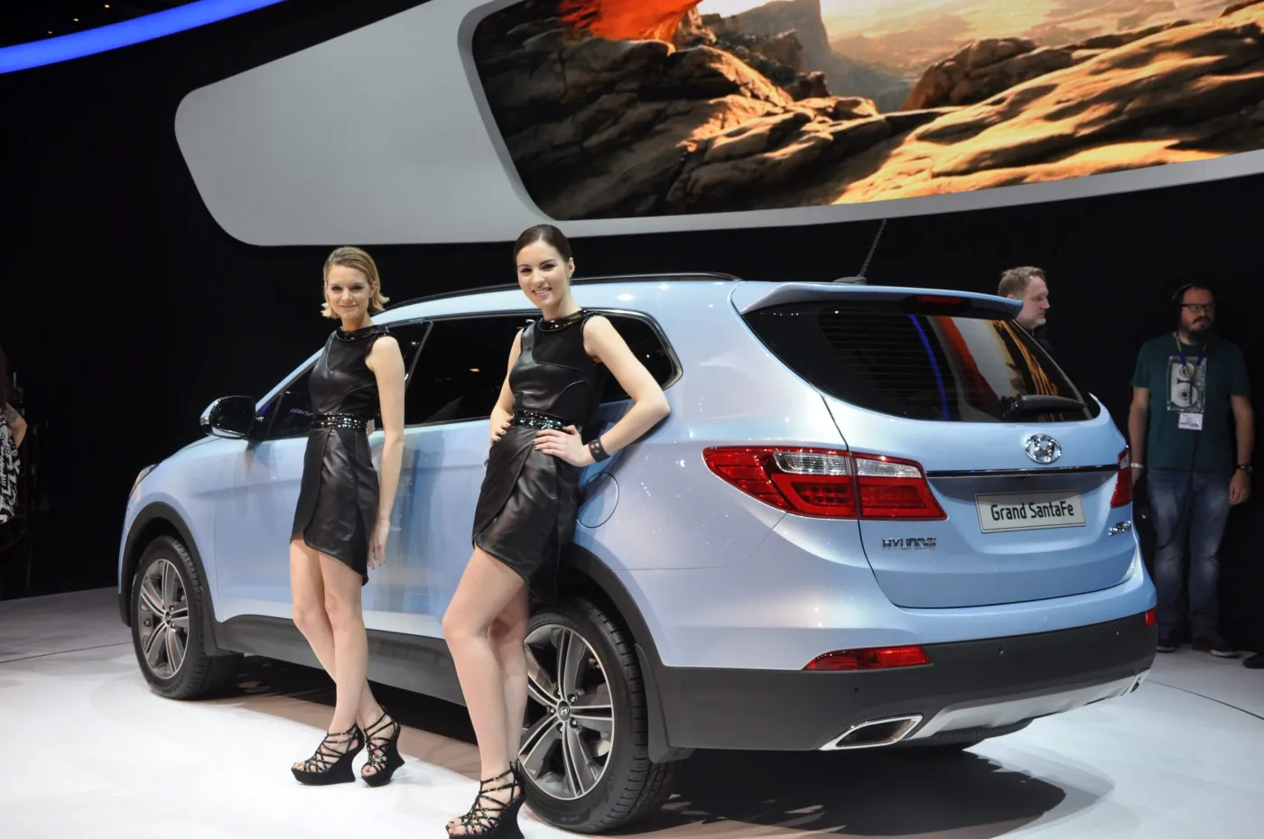 Nowe auto dla siedmiu osób! Tak wygląda hyundai grand santa fe - zdjęcia