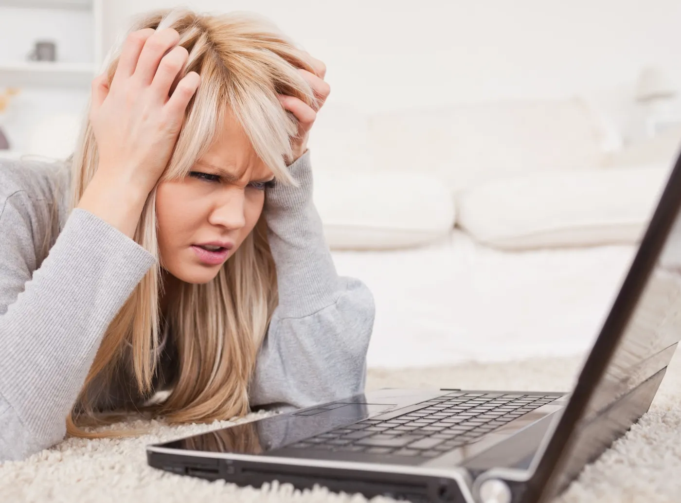 Uwaga! Facebook i Twitter wywołują lęk i poczucie niepewności