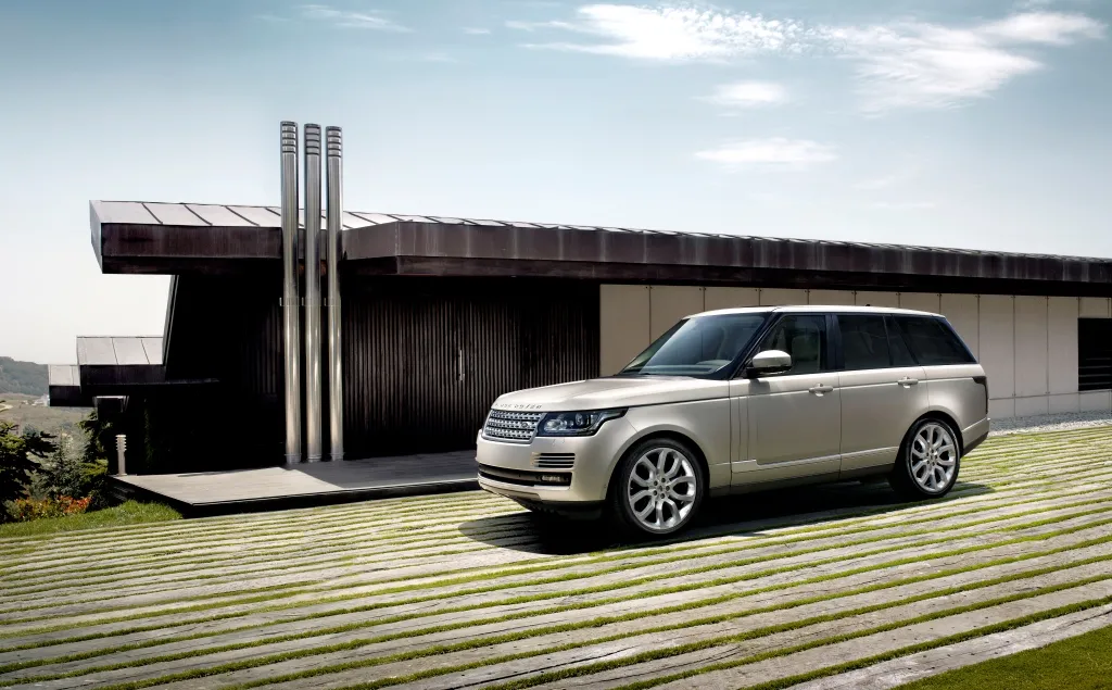3911466-nowy-range-rover-2.jpg