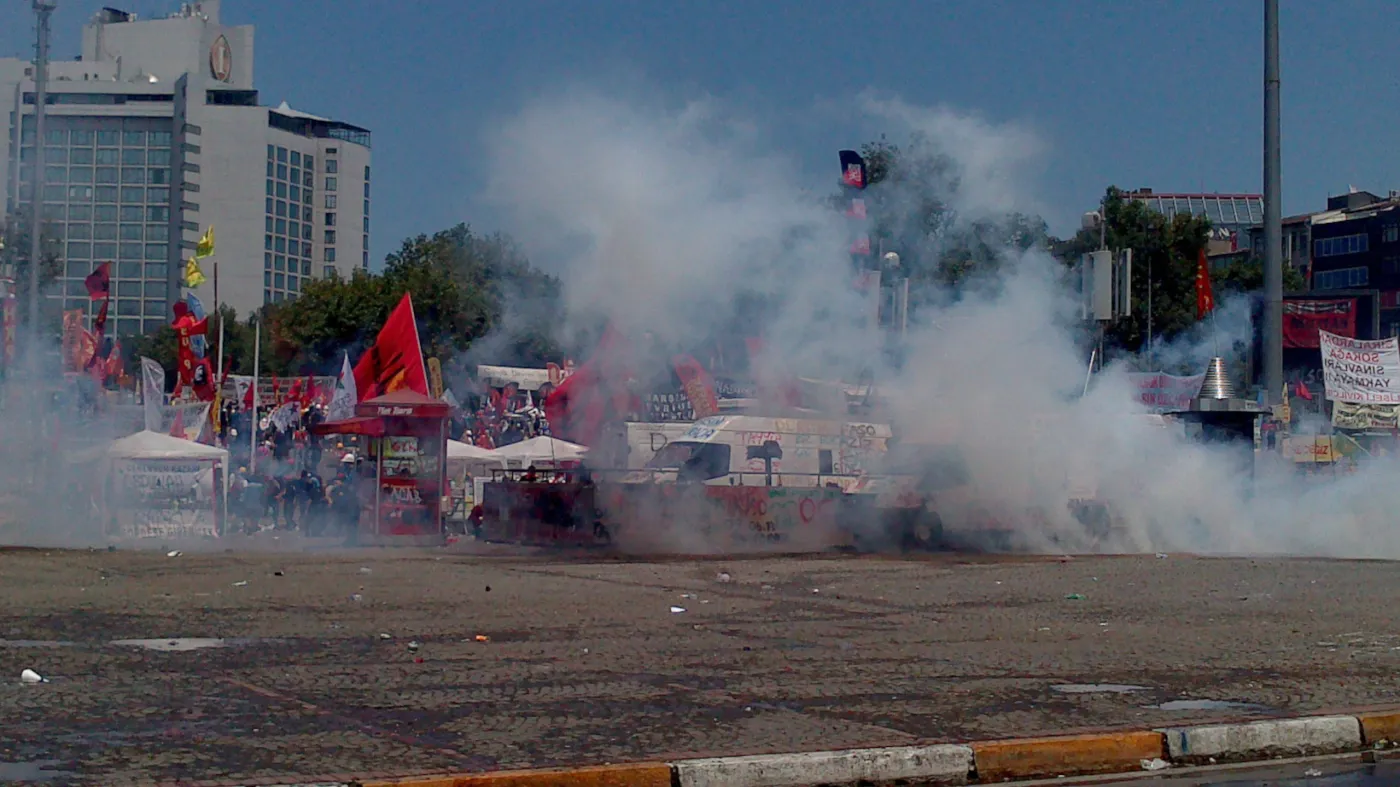 Turecka policja oblewa demonstrantów kwasem? Oskarżenia lekarzy