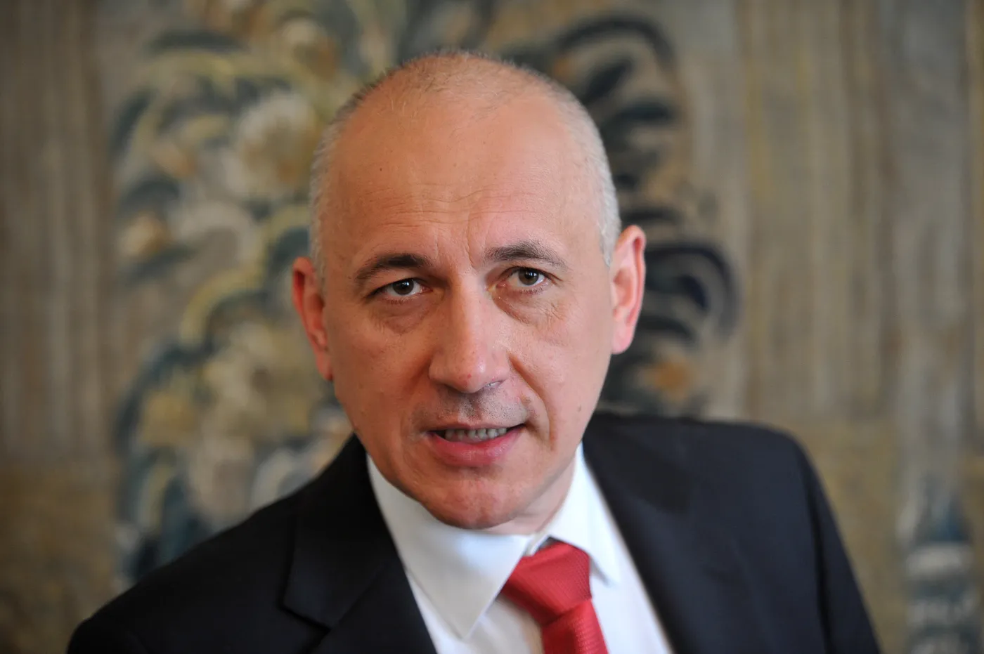 Rząd chce przejąć pieniądze z emerytur? Brudziński ostrzega