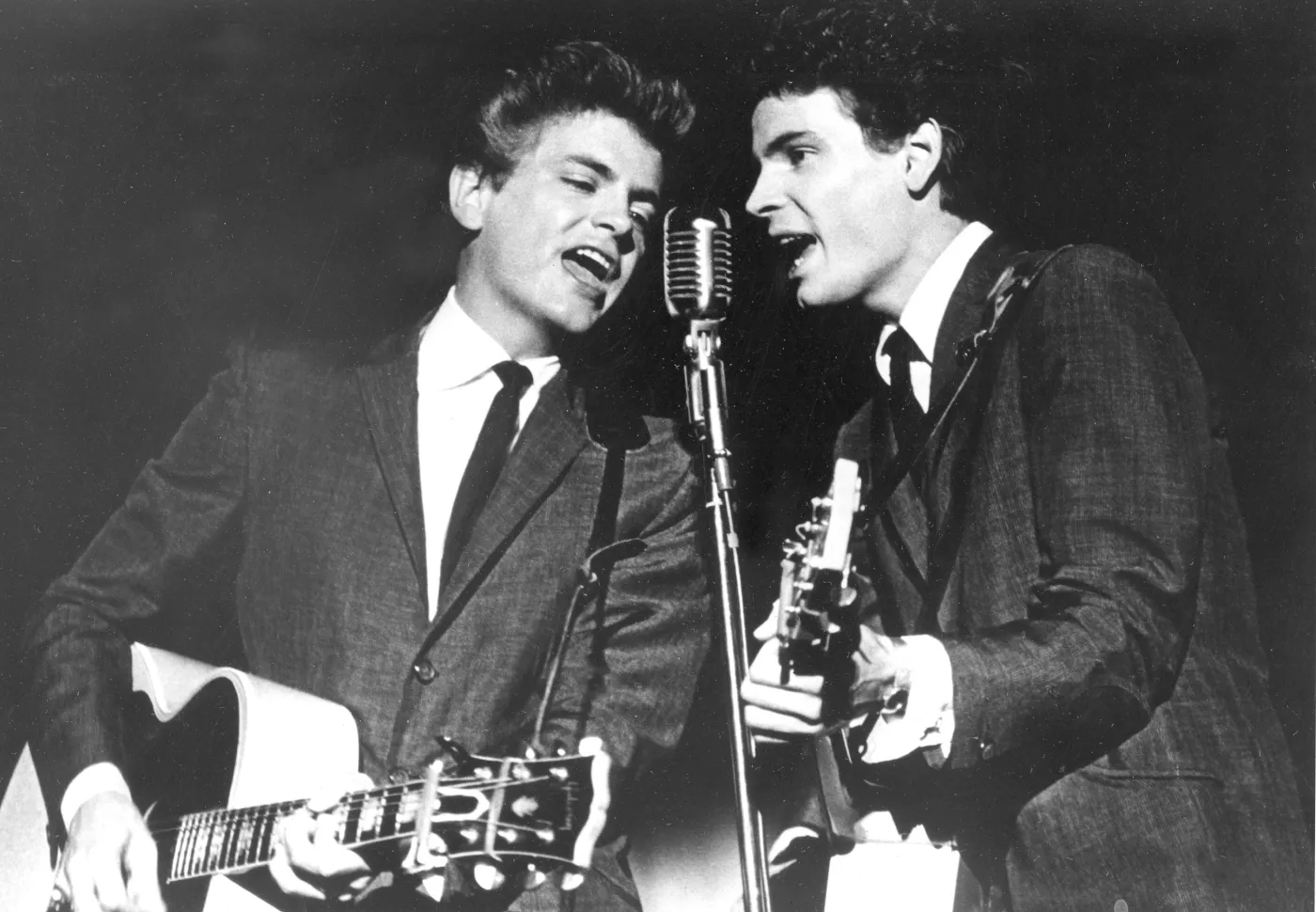 5687719-the-everly-brothers.jpg