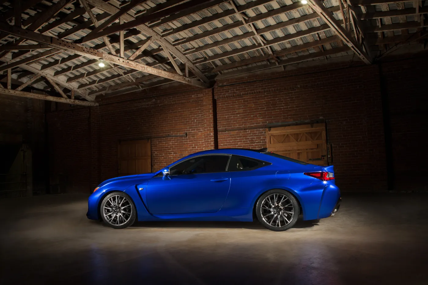 5811812-2015-lexus-rc-f-003.jpg