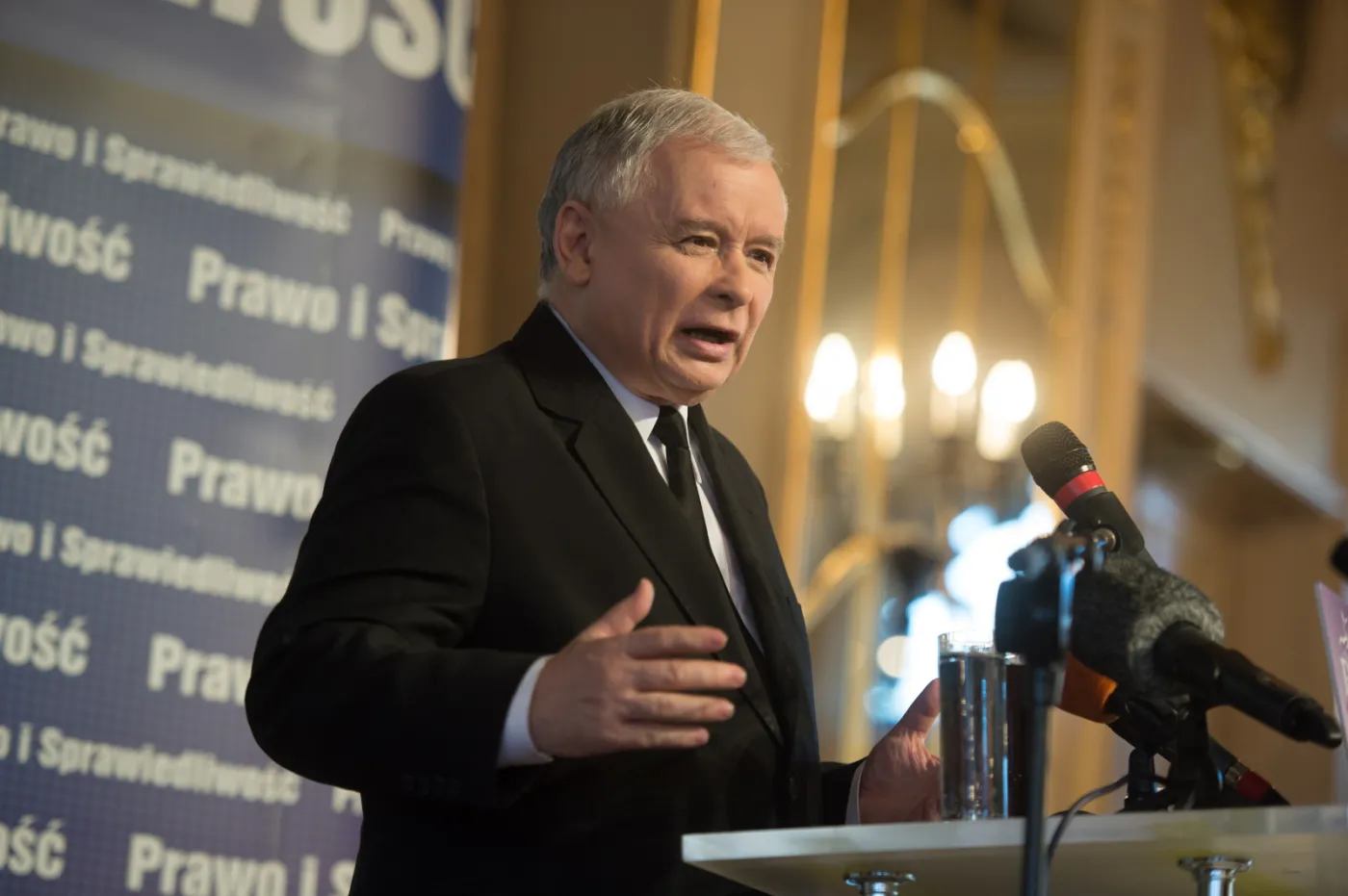 6111289-jaroslaw-kaczynski.jpg