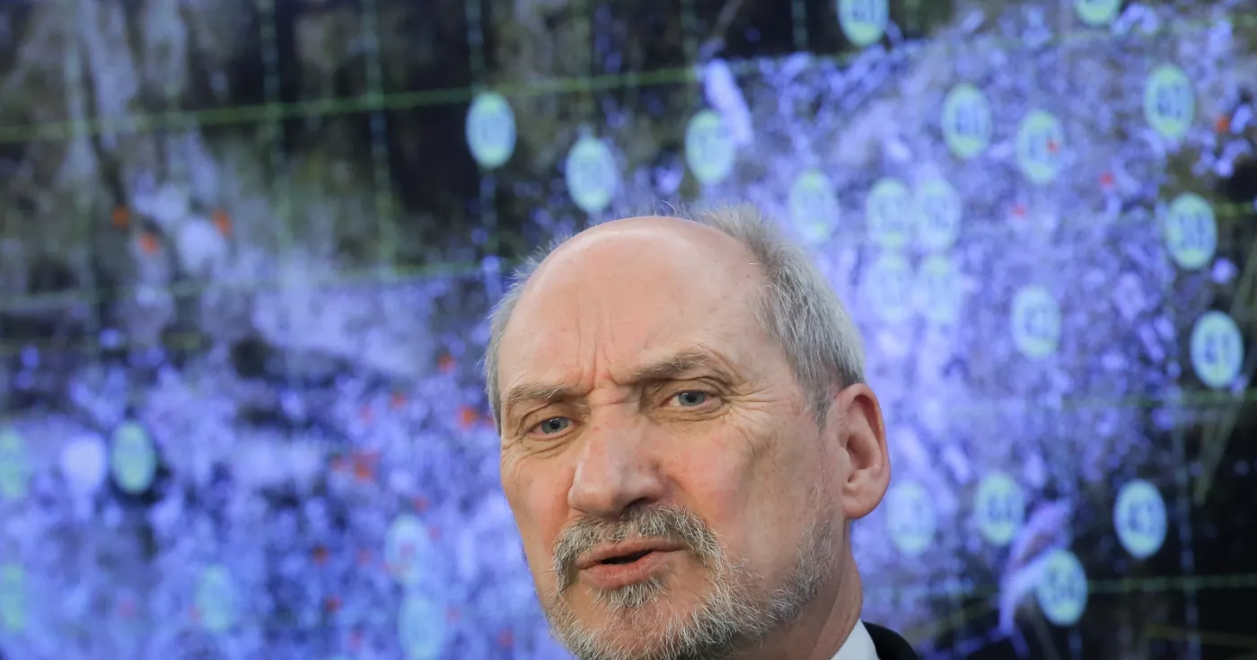 Macierewicz o uchwale SLD: Propaganda zniewolenia