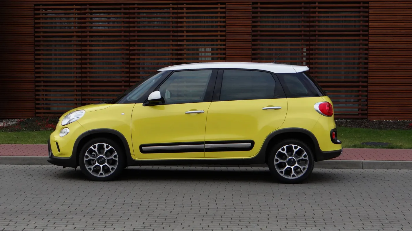6310764-fiat-500l-trekking.jpg