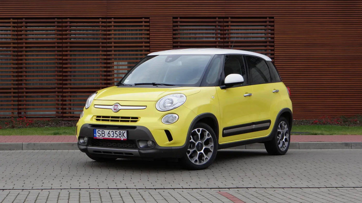 6310793-fiat-500l-trekking.jpg