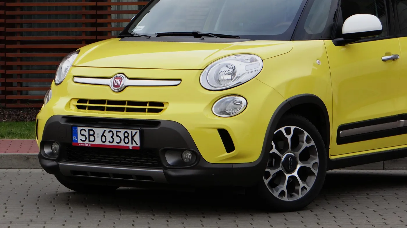 6310822-fiat-500l-trekking.jpg