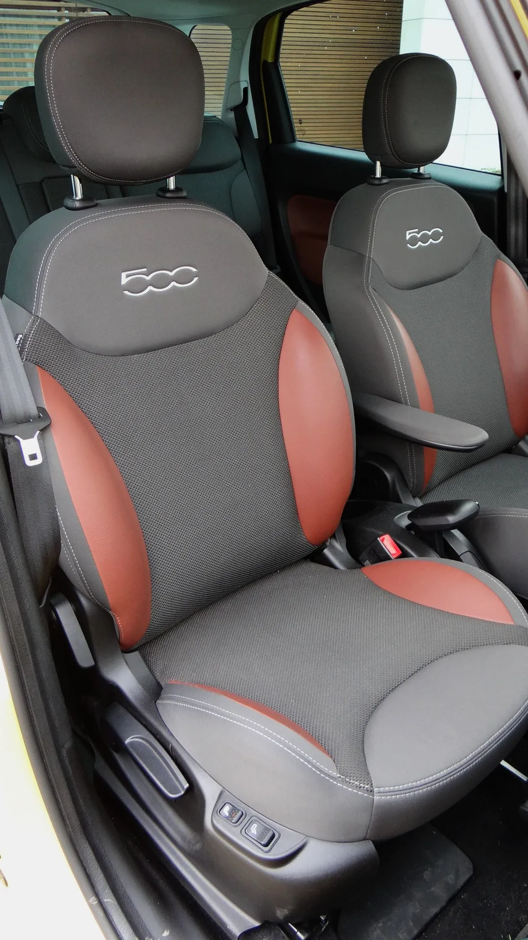 6310880-fiat-500l-trekking.jpg