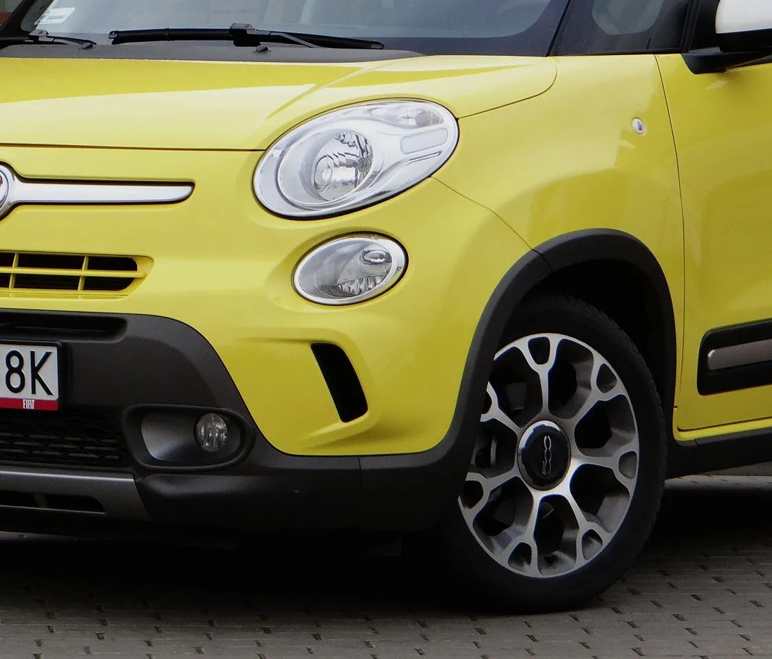6311673-fiat-500l-trekking.jpg