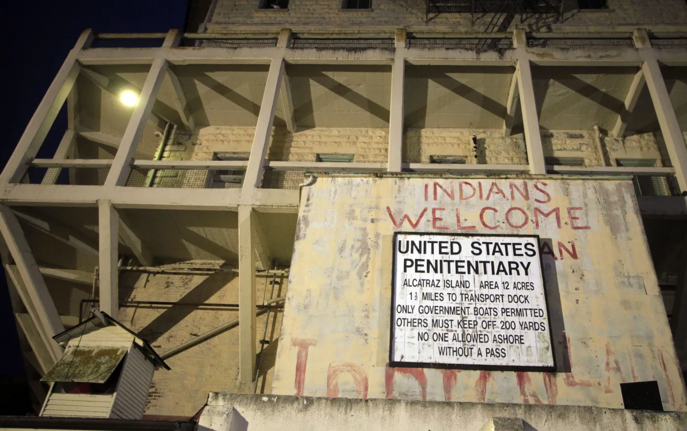 5904279-wiezienie-alcatraz.jpg