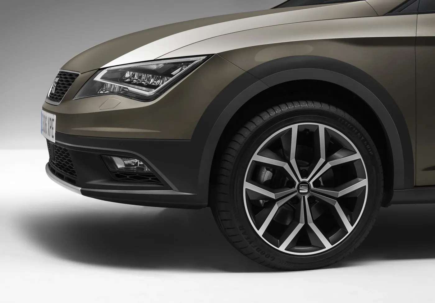 6557884-seat-leon-x-perience.jpg