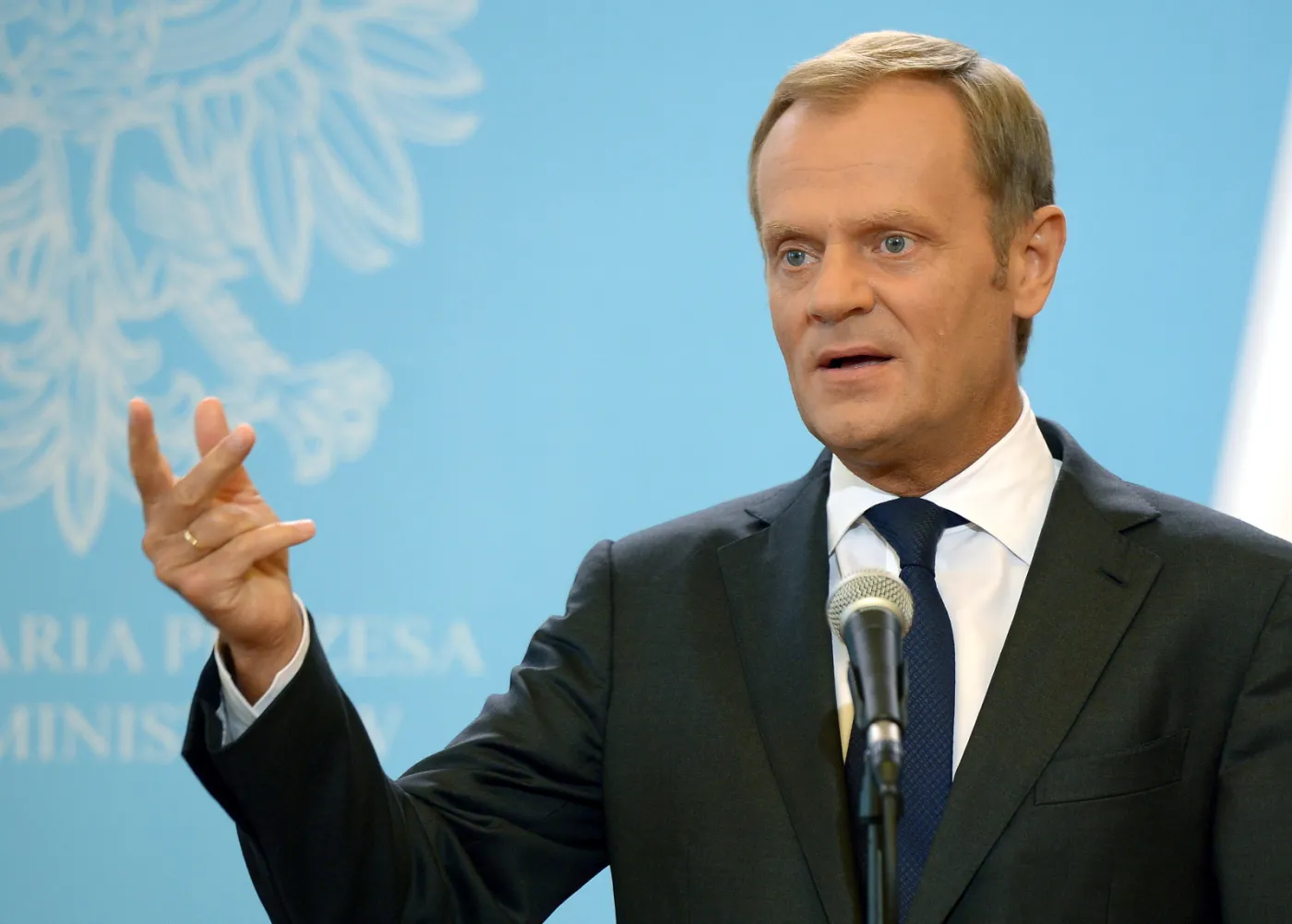Premier Tusk: Każdy kto podnosi rękę na polskiego policjanta...
