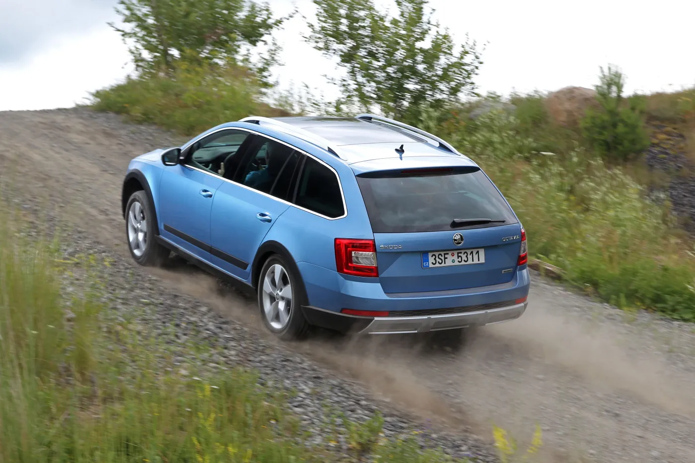 6675193-skoda-octavia-scout.jpg