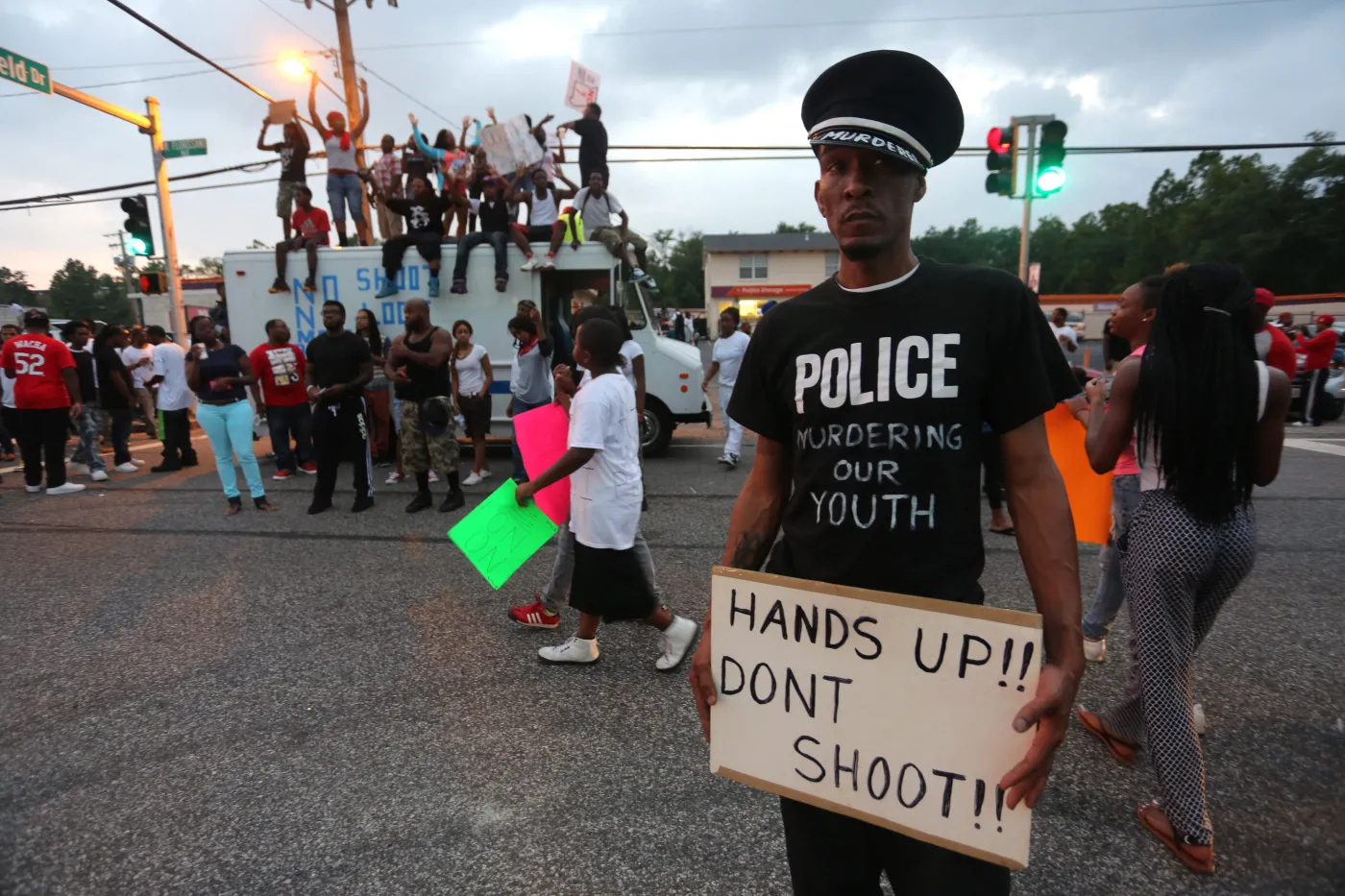 6685212-protesty-w-ferguson.jpg