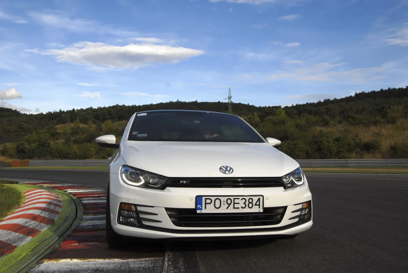 6696573-volkswagen-scirocco.jpg