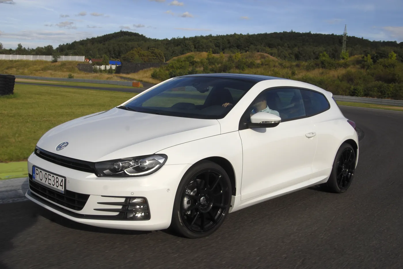 6696832-volkswagen-scirocco.jpg