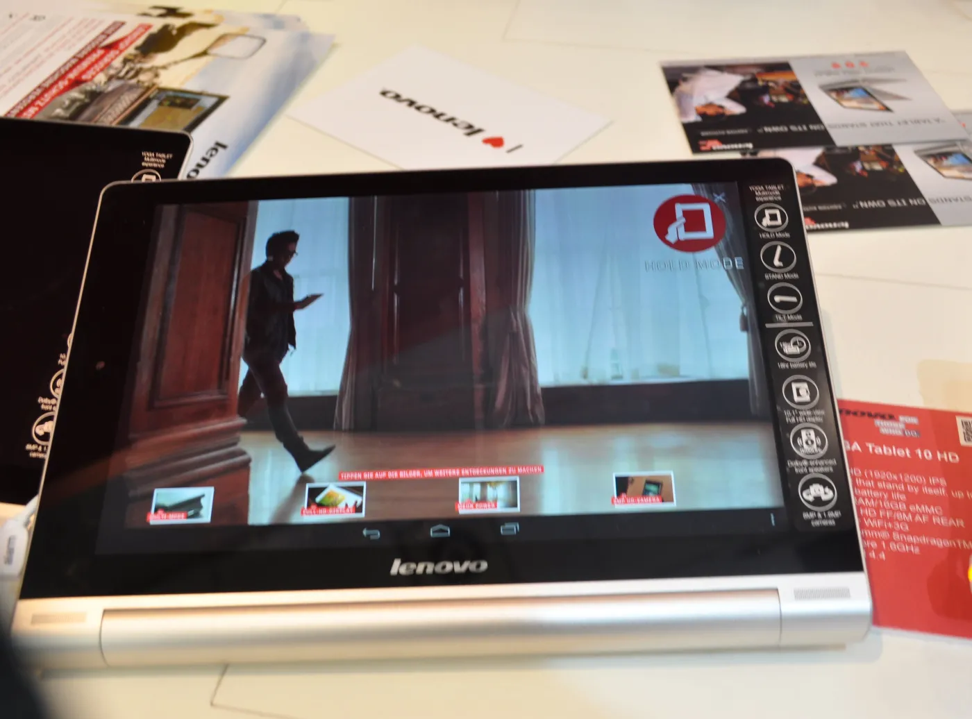 6781827-lenovo-yoga-tablet.jpg