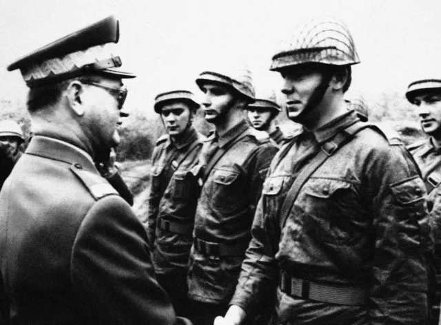 Jaruzelski fałszował swoją teczkę? REWELACJE historyka IPN