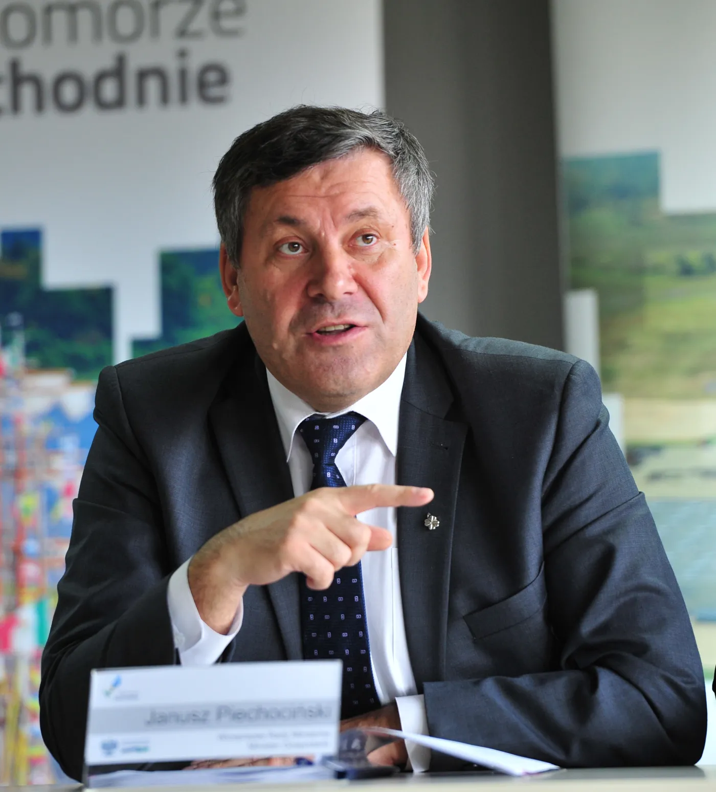 Piechociński załatwi obniżkę rat kredytów we frankach?