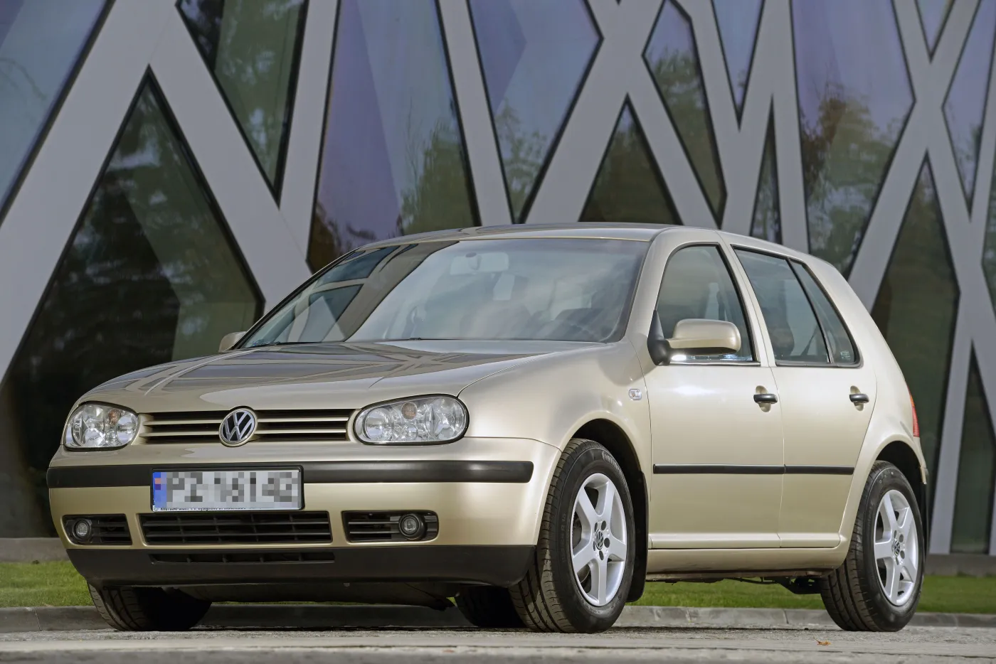 7204825-volkswagen-golf-iv.jpg