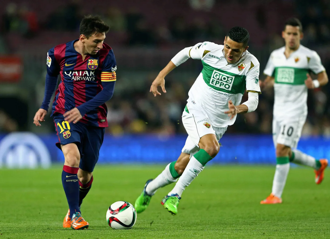 Lionel Messi (z lewej)