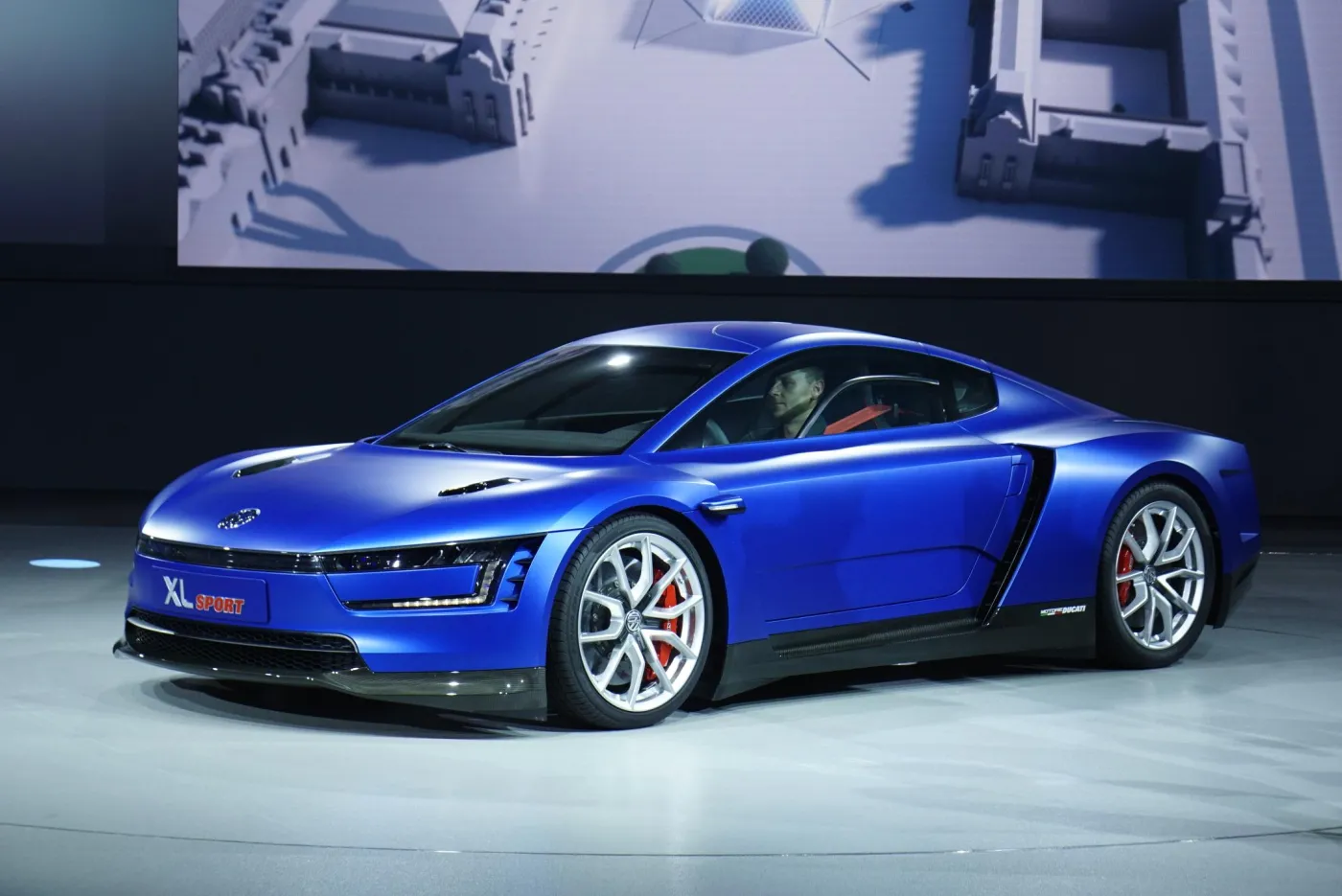 6886352-volkswagen-xl-sport.jpg