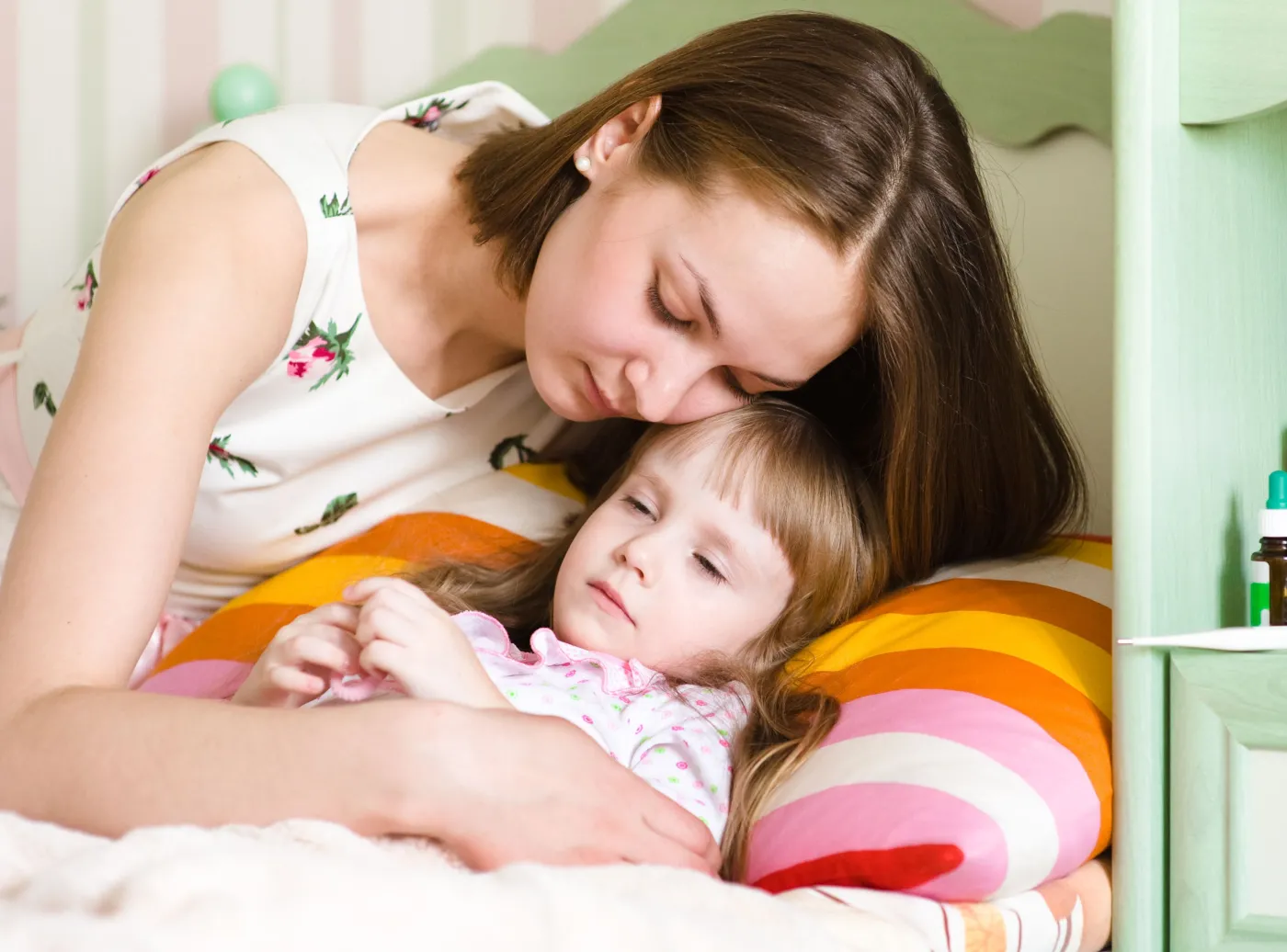 Dziecko ma gorączkę albo biegunkę? Nie lecz go rosołem, ani węglem!
