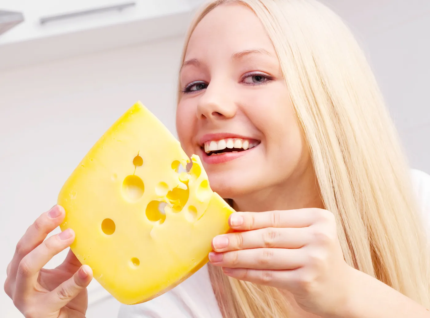 Kobieta je ser żółty