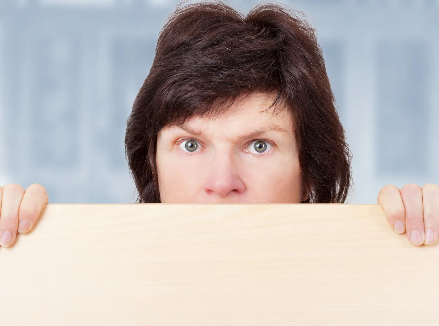 Kobieta wstydzi się