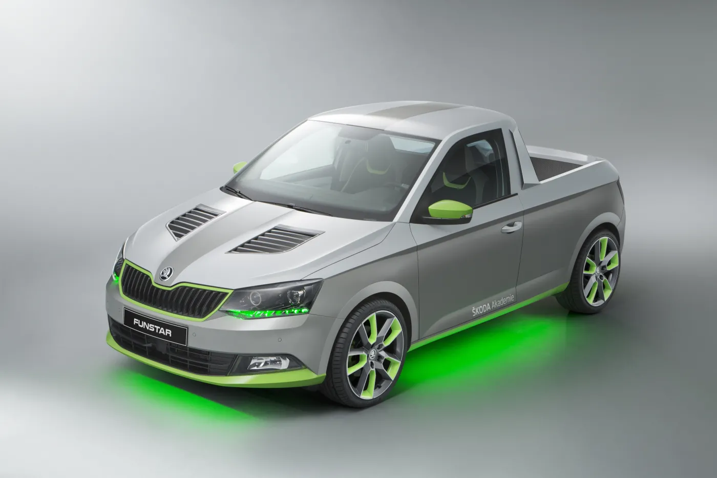 7726727-pickup-skoda-funstar.jpg