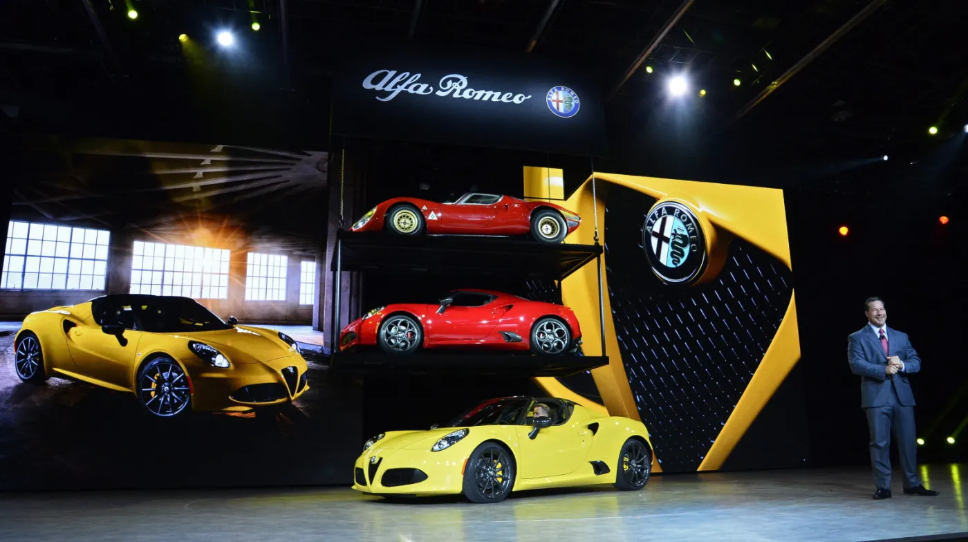 Nowa Alfa Romeo zapiera dech w piersiach! Zobacz zdjęcia 4C spider