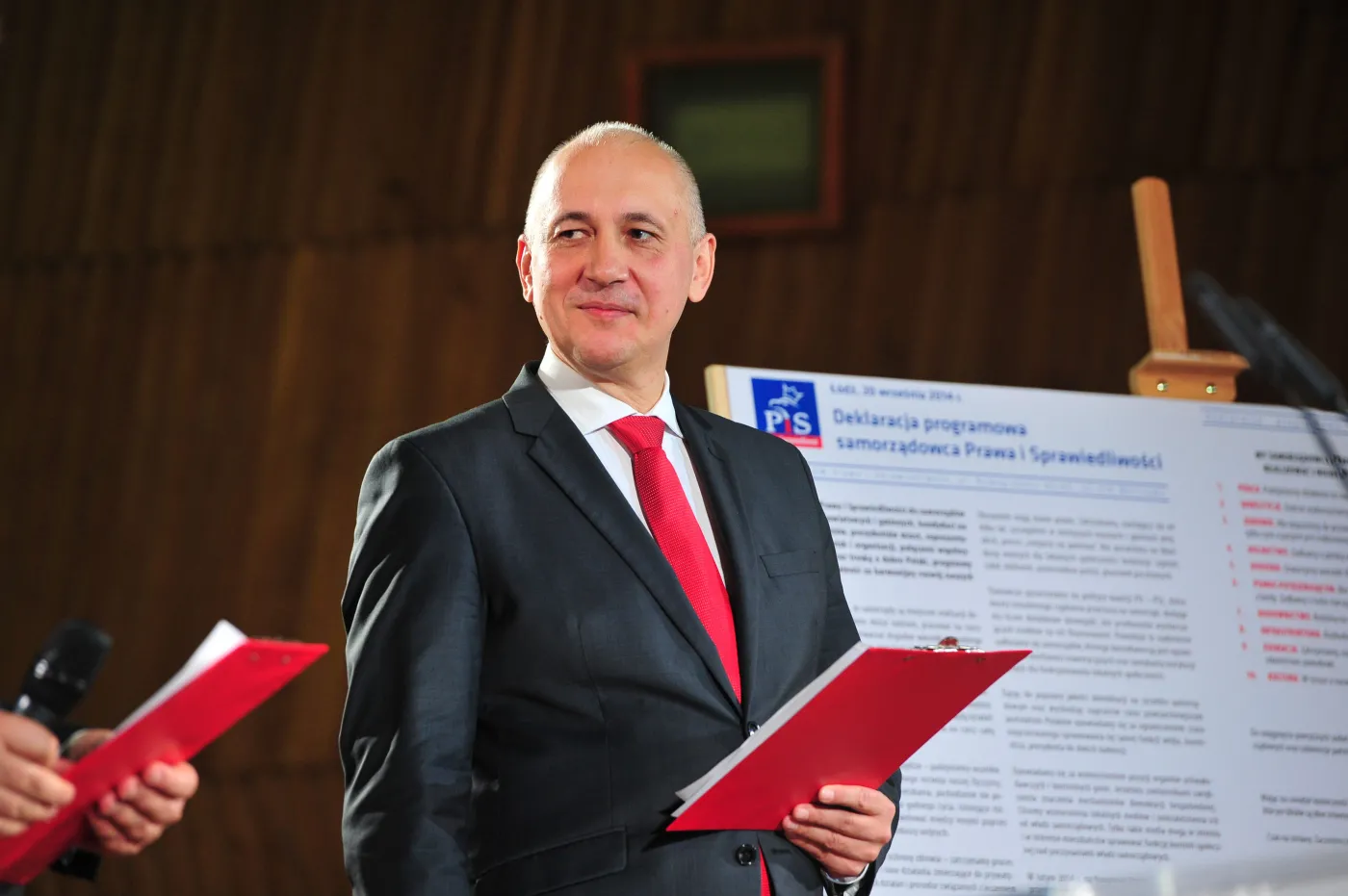 Polityczne transfery do PO. Brudziński: Najpierw krytykowali, teraz leją wazelinę