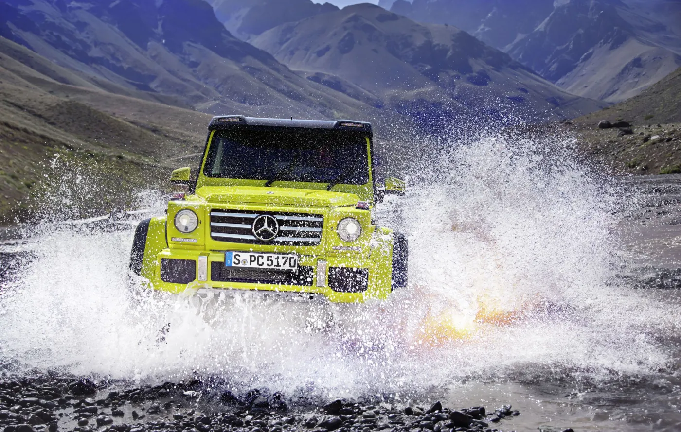 7467553-mercedes-g-500-4x4.jpg