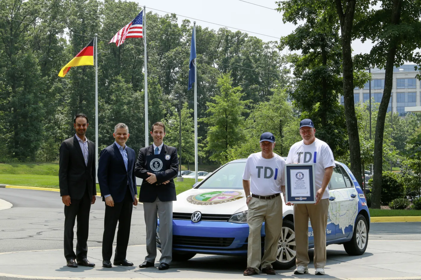 Rekord Guinnessa: Volkswagen golf TDI Clean Diesel uzyskał najniższe zużycie paliwa podczas przejazdu przez 48 stanów USA 