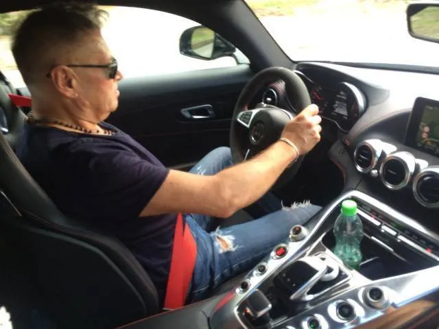 Detektyw Rutkowski lansuje się w nowej bryce! Pół miliona to za mało. FOTO