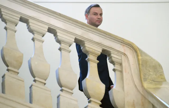 Duda w "Politico Europe" krytykuje Unię za politykę klimatyczną i imigracyjną. Mówi też o Tusku...